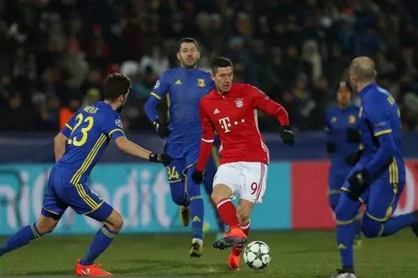 中国男足在 中国男足在